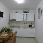 דירה Corte Antica, Romantic By The מאיורי
