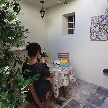 Guest house La Corte Antica *